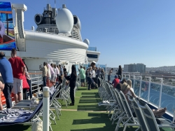 Sapphire Princess Sun Deck picture