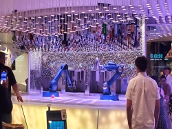 Harmony of the Seas Bionic Bar picture