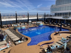 Norwegian Gem Tahitian Pool picture