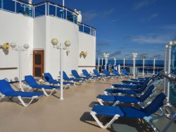 Diamond Princess Forward sun deck picture