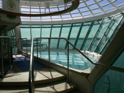 Independence of the Seas Solarium picture