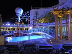 Independence of the Seas Solarium picture