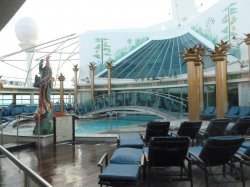 Independence of the Seas Solarium picture