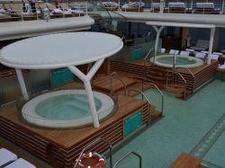 Seven Seas Explorer Pool picture