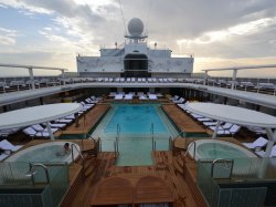 Seven Seas Explorer Pool picture