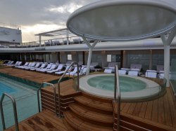 Seven Seas Explorer Pool picture