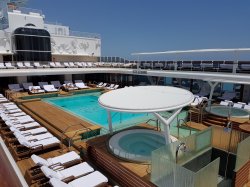 Seven Seas Explorer Pool picture