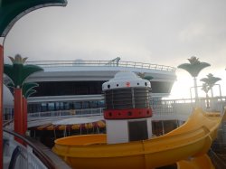 Norwegian Star Oasis Pool picture