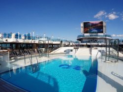 Regal Princess Fountain Pool picture