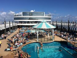 Norwegian Pearl Tahitian Pool picture