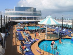 Norwegian Pearl Tahitian Pool picture