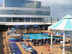 Norwegian Pearl Tahitian Pool picture