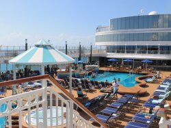 Norwegian Pearl Tahitian Pool picture