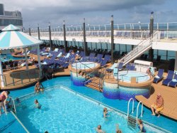 Norwegian Pearl Tahitian Pool picture