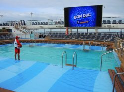 Ovation of the Seas Outdoor Pool picture