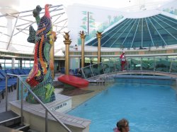 Independence of the Seas Solarium picture