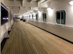 Zaandam Promenade Deck picture